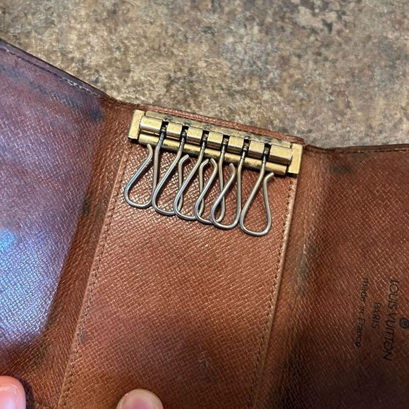 Authentic Louis Vuitton Monogram Key/Card Holder - Picture 5 of 9